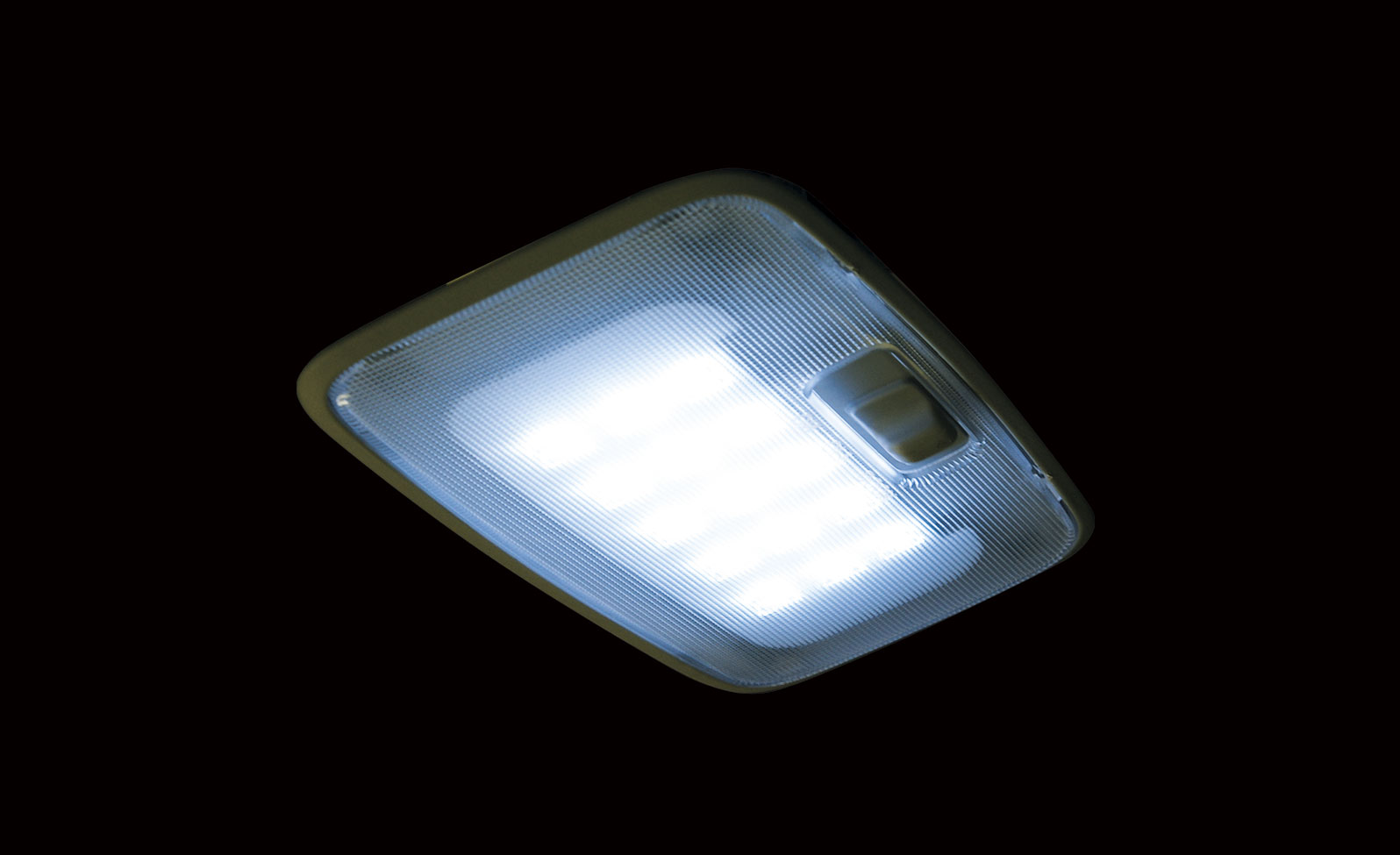 LEDルームランプ】【ウォームホワイト（電球色）】アイシス（A/ZNM1# ZGM1#）専用設計 （※センター） |  Luxer1オンラインショップ（ルクサーワン）